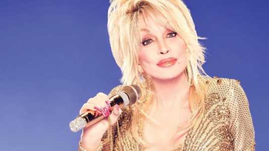 Dolly Parton, estrela conhecida por sucessos como 'Jolene' e '9 to 5'