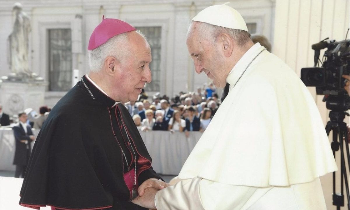 'Profunda dor e consoladora esperança', diz Arcebispo de JF sobre Papa Francisco
