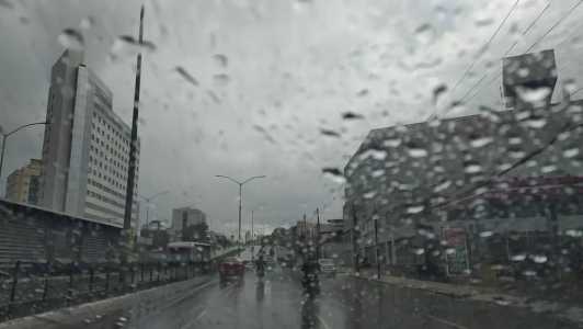 Domingo tem previsão de chuva na capital