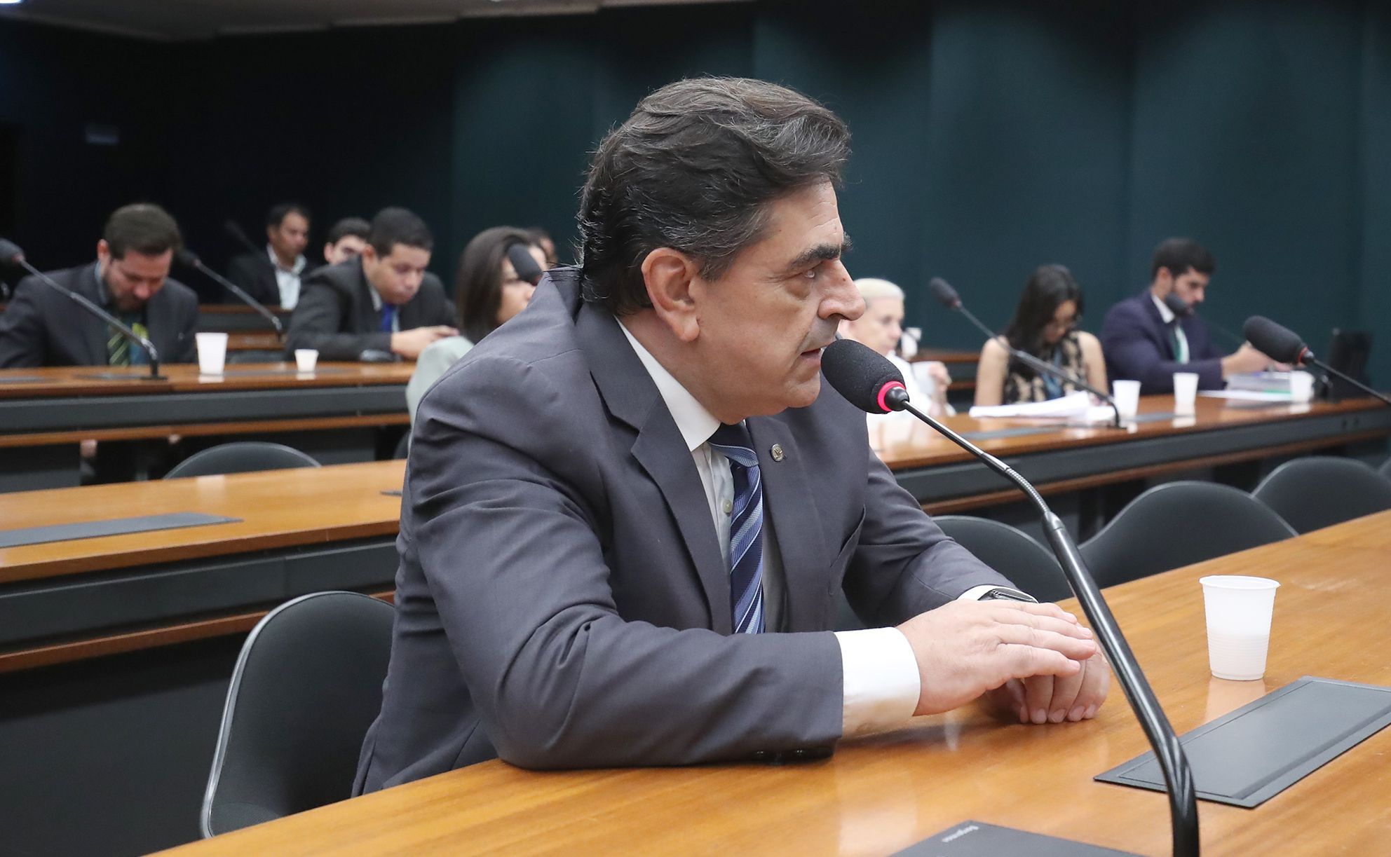 Deputado de Minas quer CPI para investigar possível cartel do leite no país
