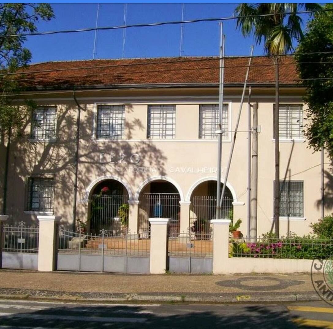 Diretor de escola é preso por compartilhar e armazenar pornografia infantil em SP
