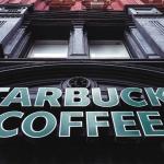 Em crise no Brasil, Starbucks anuncia aumento de salário nos EUA e novas lojas