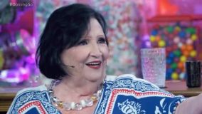 Dona Déa conto que está namorando