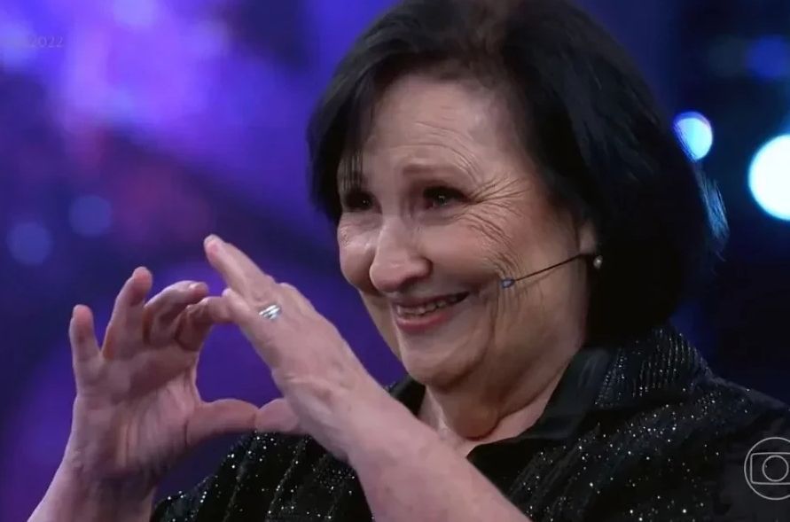 Dona Déa, mãe de Paulo Gustavo, quer aposentadoria da Globo após 2025