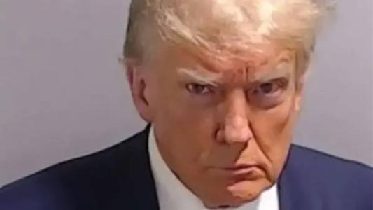 A decisão do juiz Arthur Engoron é um revés para Trump antes do início do julgamento do caso, na próxima segunda-feira (2)