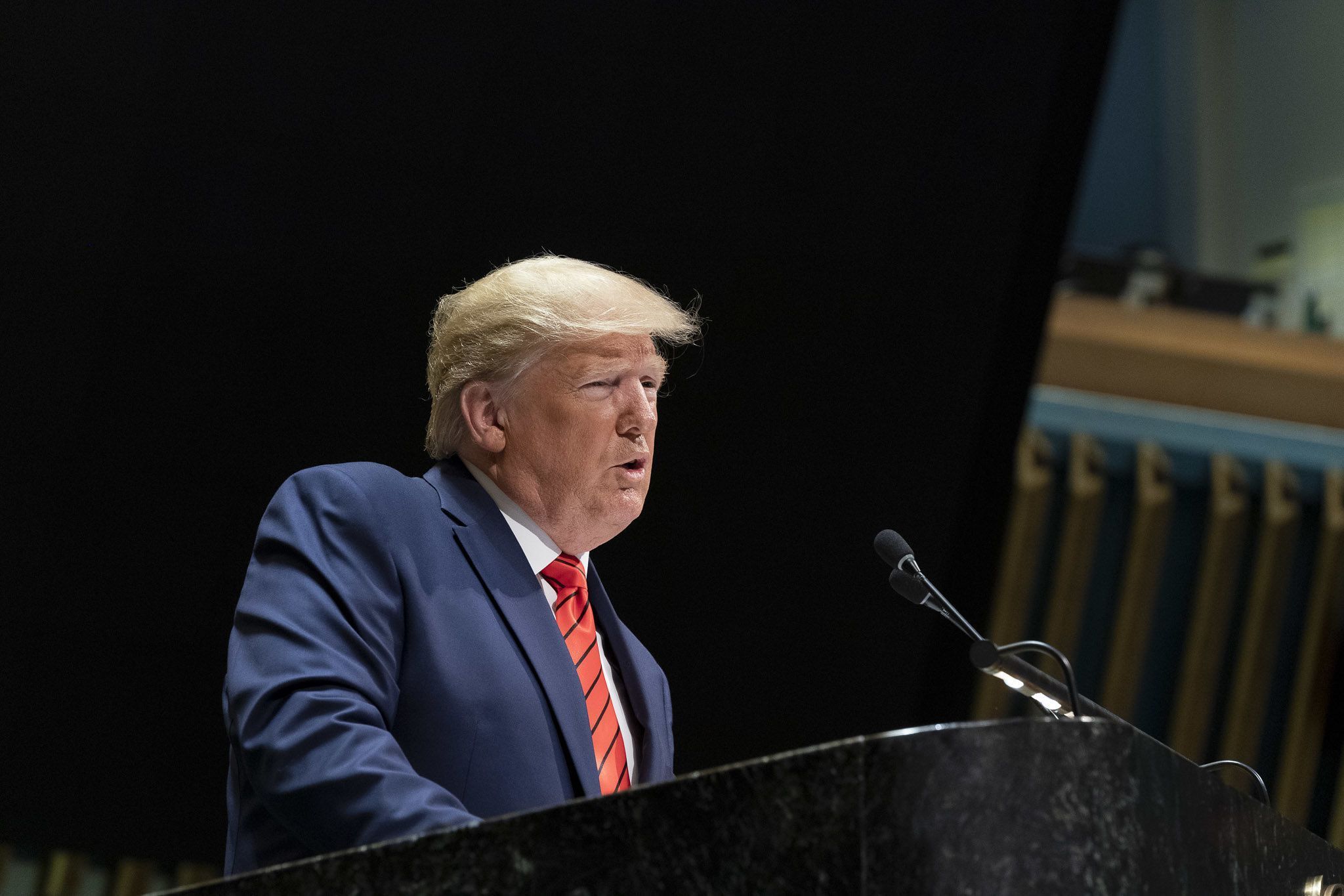 Após China aumentar tarifas contra os EUA, Trump diz que momento é 'muito emocionante'