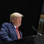 Após China aumentar tarifas contra os EUA, Trump diz que momento é 'muito emocionante'