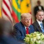 Trump confirma data para início do tarifaço e chance de acordo com Europa