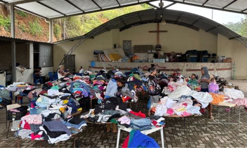 Donativos paróquia Nossa Senhora Aparecida no Linhares Foto Joubertt Telles Itatiaia.jpg