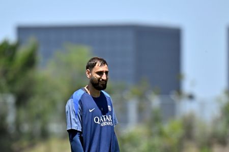 Donnarumma, titular absoluto do PSG, em atividade na véspera da partida contra o Botafogo