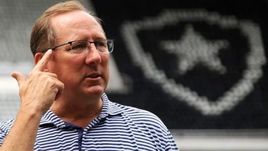 Botafogo de John Textor sofre transferban da Fifa