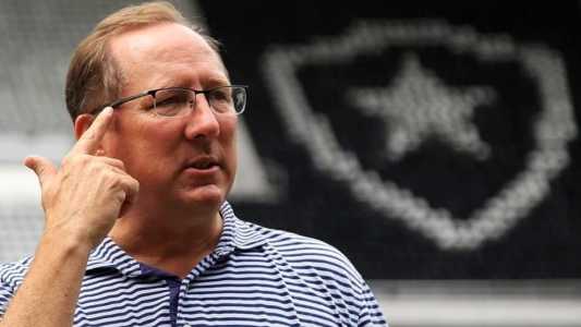 Botafogo de John Textor sofre transferban da Fifa