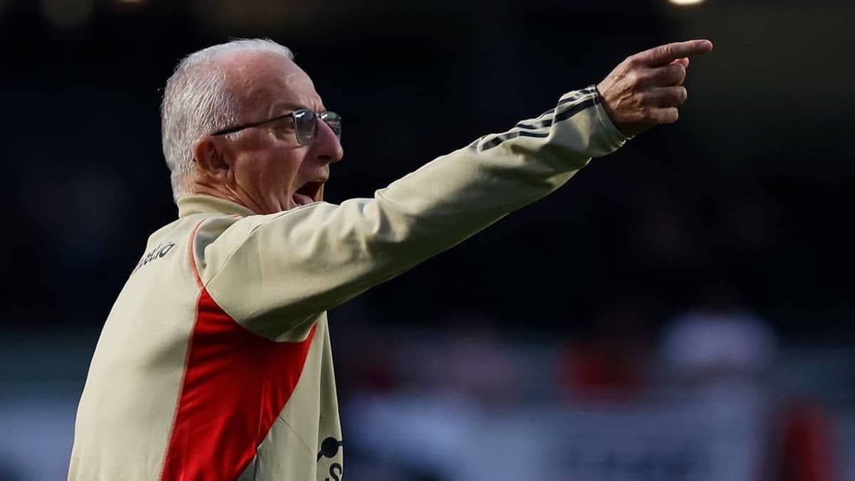 São Paulo: Dorival exalta jogadores após goleada sobre o Santos no Brasileirão