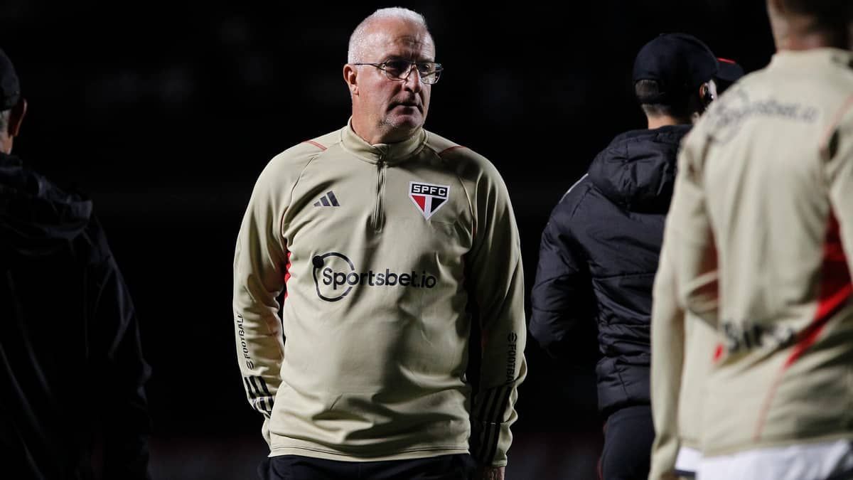 Dorival liga alerta para bola aérea do São Paulo, mas reforça: 'Não sofremos'
