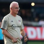 Dorival avisa que terá que poupar e chama calendário de 'absurdo'