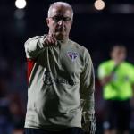 Dorival dedica classificação ao torcedor do São Paulo: 'Impressionou'