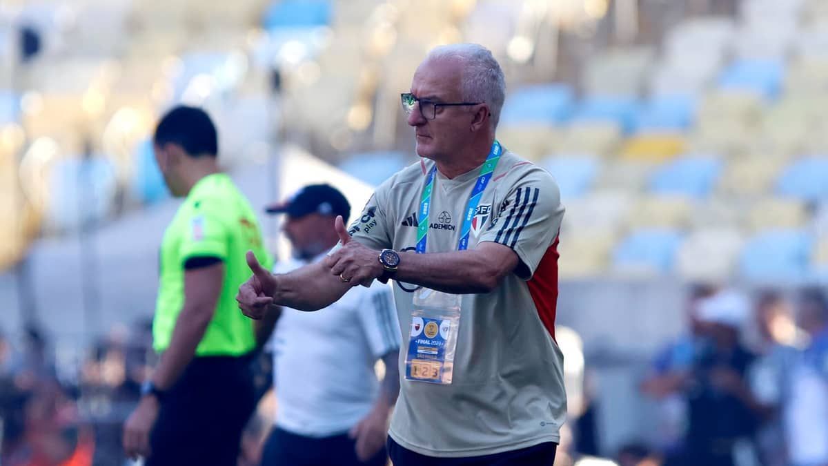 Dorival Júnior pode igualar feito único de Felipão na Copa do Brasil