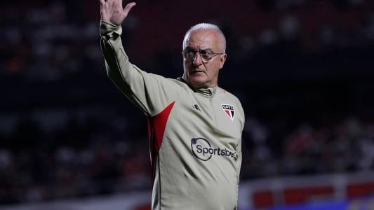 Dorival Júnior evita exageros sobre trabalho e não pensa em Seleção