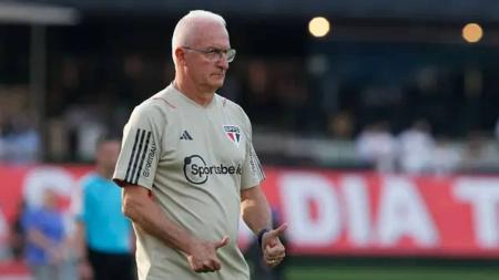 Dorival Júnior, nem um mês no São Paulo, terá pela frente o Fortaleza de Vojvoda, com mais de dois anos no cargo