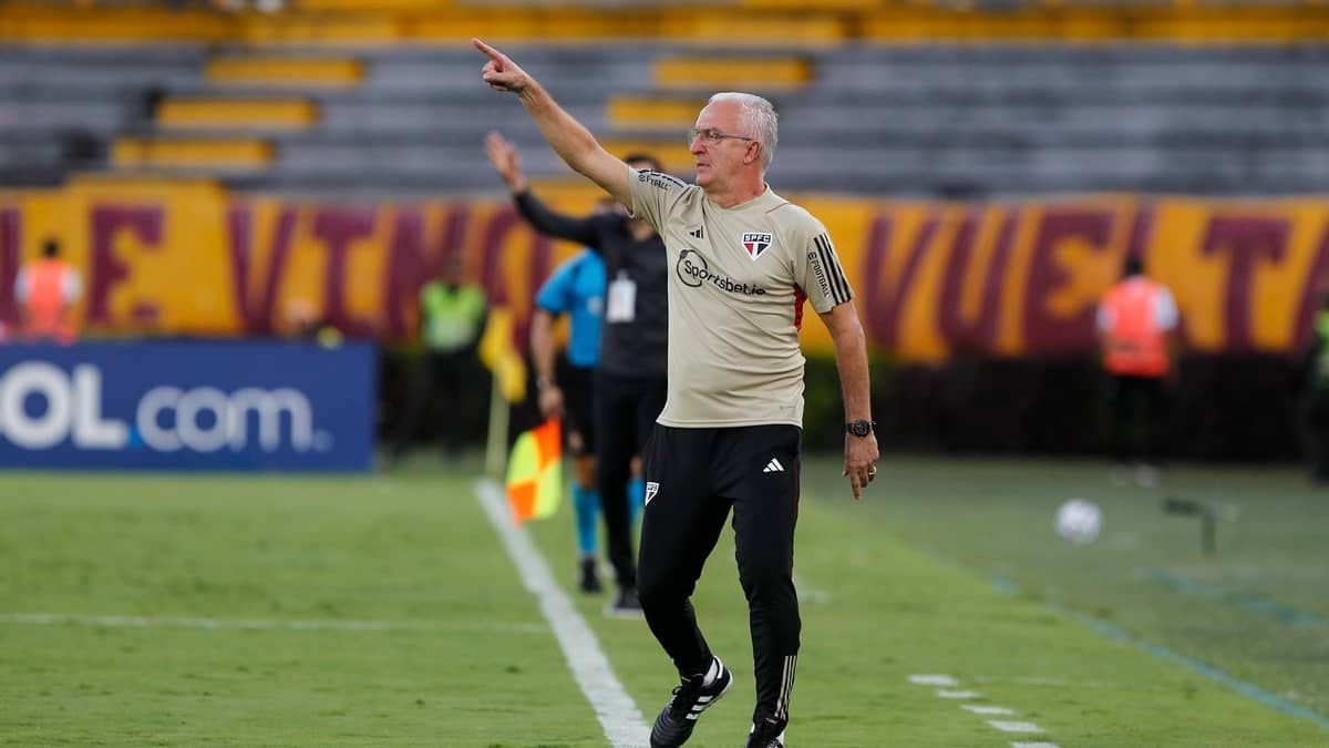 Dorival tem série positiva quebrada com empate do São Paulo na Sul-Americana