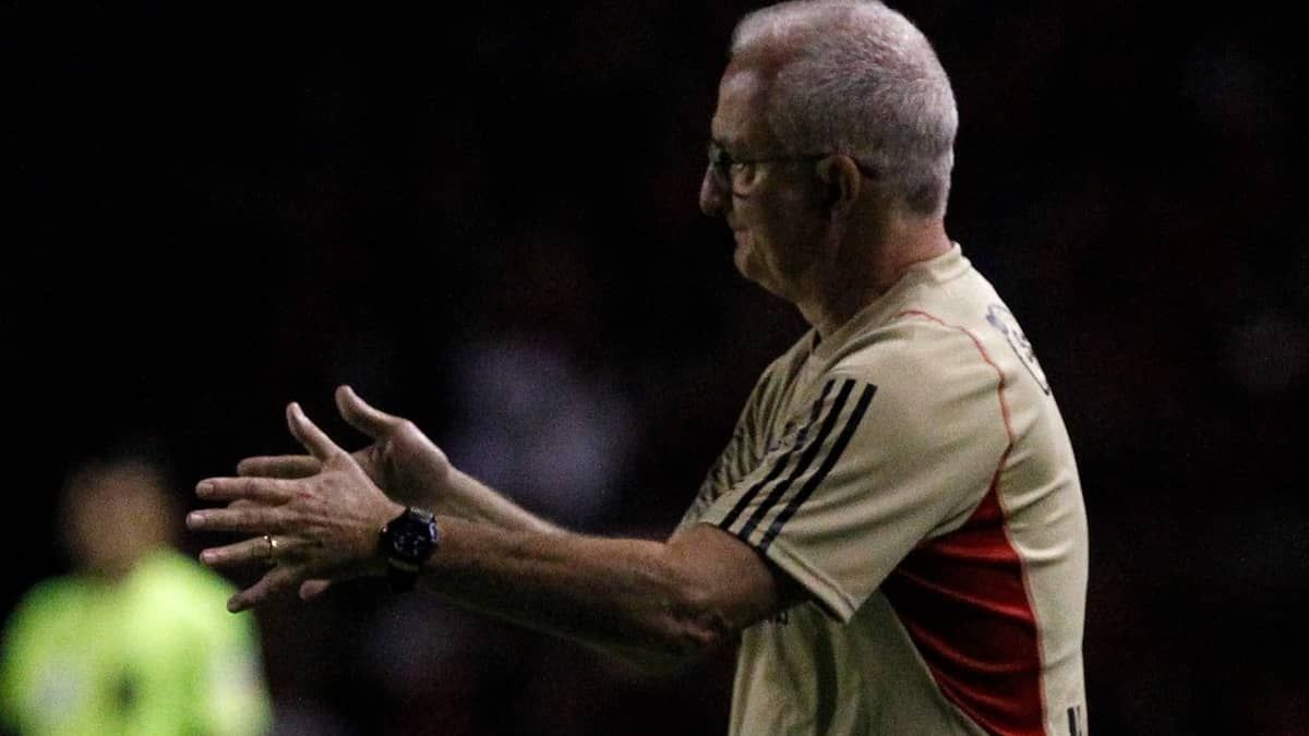 Dorival sobre vitória diante do Sport: 'O São Paulo soube aproveitar a expulsão'