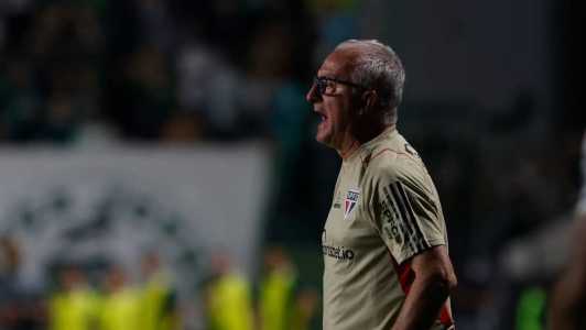 Dorival mexeu na escalação do São Paulo