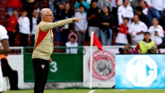 Dorival vê São Paulo vivo, mas elogia LDU: 'Grande partida'