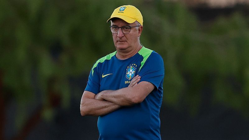 Dorival inicia observação de jogos de clubes brasileiros por convocação da Seleção