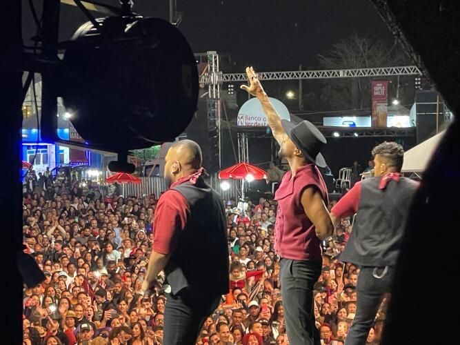 Montes Claros recebe show de Alexandre Pires em celebração aos 168 anos da cidade