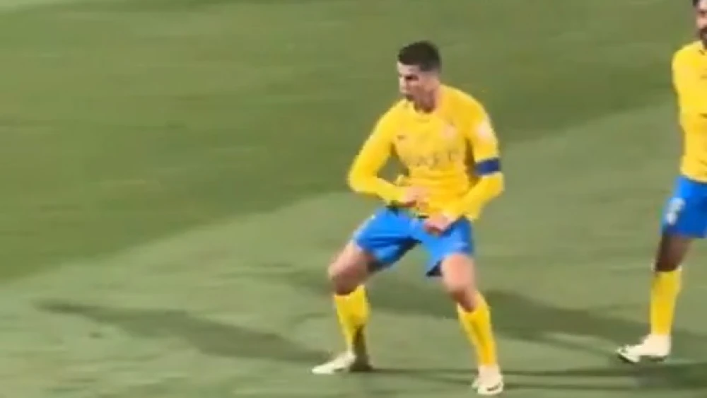 Investigado, Cristiano Ronaldo explica gesto polêmico durante partida, diz site