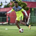 Sport compra dos 50% de direitos econômicos de Felipinho e renova com o lateral