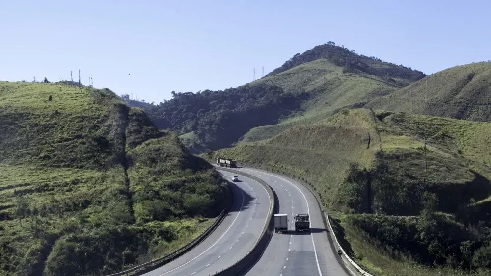 EPR Via Mineira reforça alerta para limites de velocidade na BR-040 durante o feriado