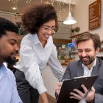 Participação da alta liderança em programas corporativos de saúde aumenta a adesão de colaboradores e melhora a produtividade na indústria