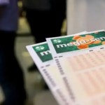 Mega-Sena pode pagar maior prêmio de 2024 nesta terça (23); veja como apostar