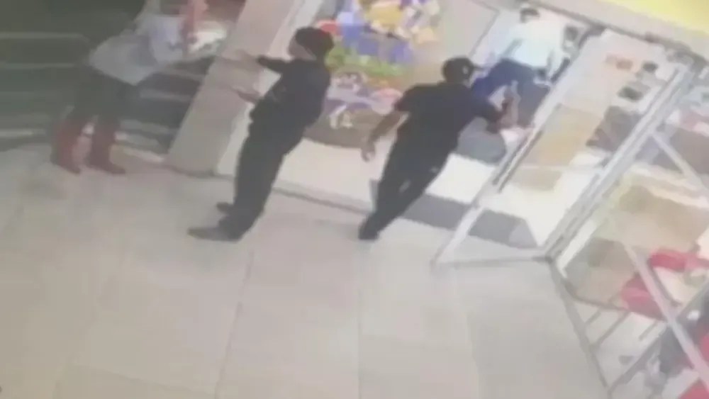 Acusada de racismo, advogada que chamou funcionário de lanchonete de 'macaco sujo' diz que lamenta caso