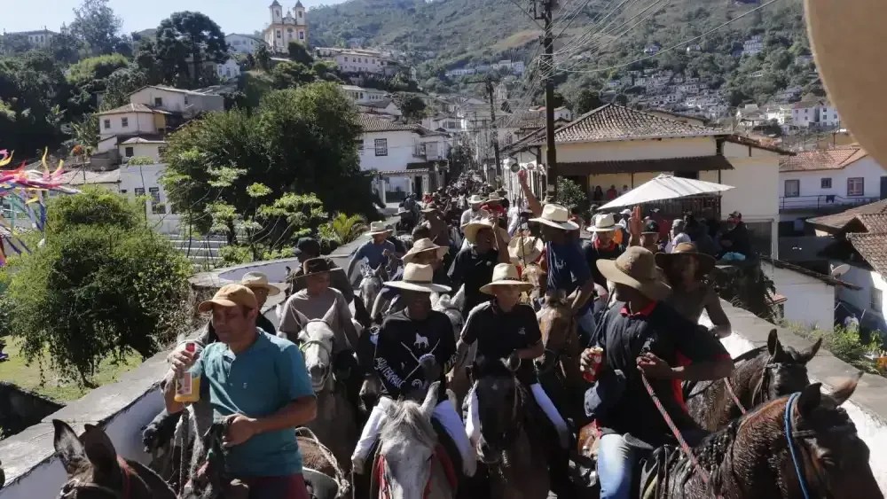 Câmara de Ouro Preto mantém veto à inclusão da Cavalgada do Caminho da Fábrica no calendário oficial