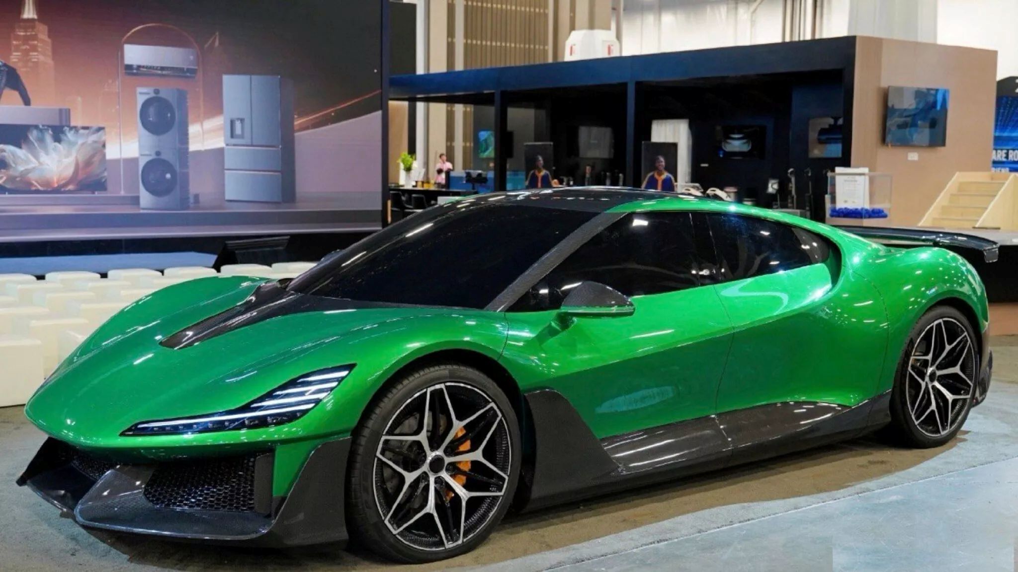 Marca chinesa de aspiradores de pó apresenta hipercarro elétrico de 1.900 cv