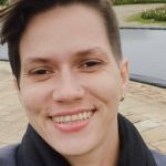 Deputados pedem que igreja frequentada por Karol Eller seja investigada por 'cura gay' 