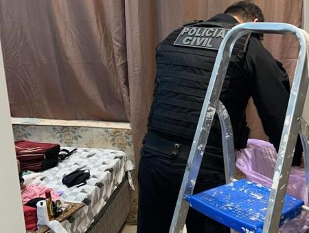 Foto mostra policial civil do Mato Grosso durante operação