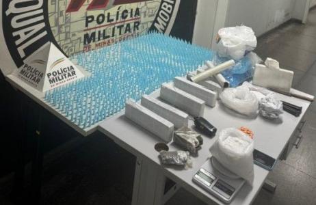 Após denúncias anônimas, a polícia chegou a uma região de mata