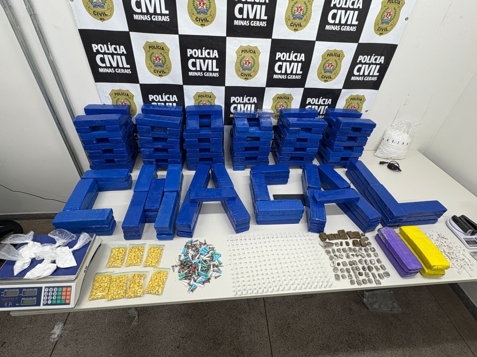 Homem é preso com 700 comprimidos de drogas sintéticas em BH