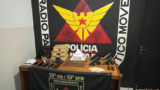 Drogas e armas foram apreendidas