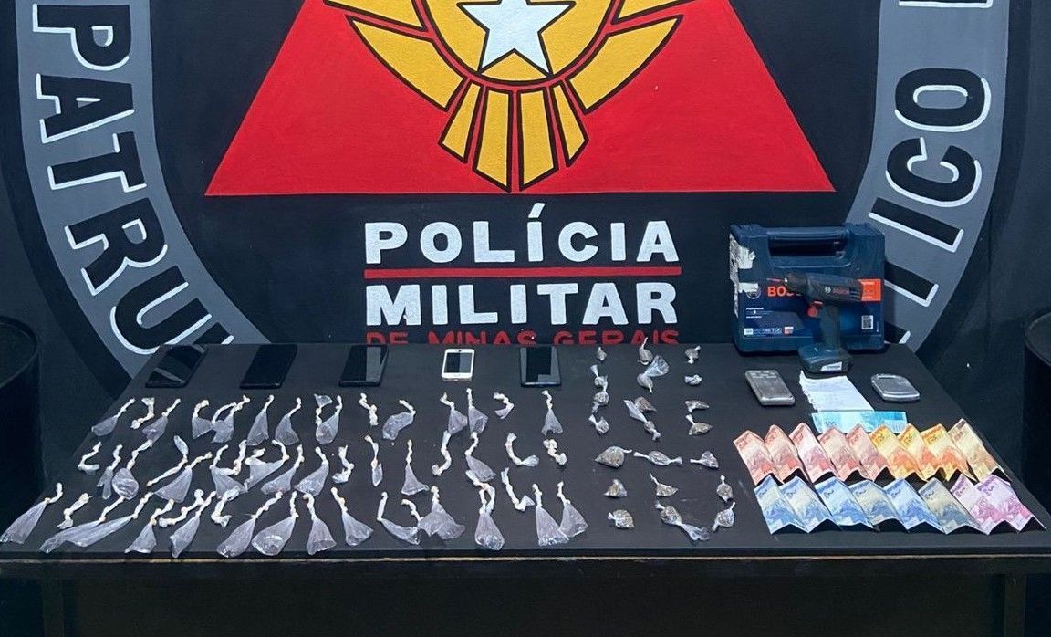Polícia Militar prende três traficantes e apreende drogas e celulares no Barro Preto, em Mariana (MG)