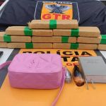 Adolescente é apreendida com barras de maconha, crack e bíblia em mala