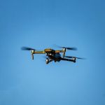 Drones são usados para retirar 300 kg de lixo do Everest