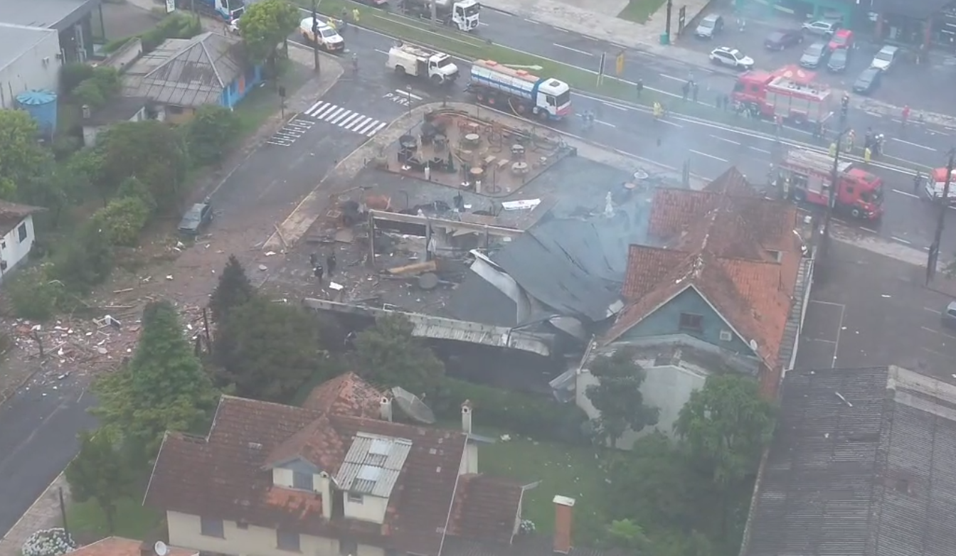 Avião que caiu em Gramado: governo do RS atualiza e número de mortos sobe pra 10