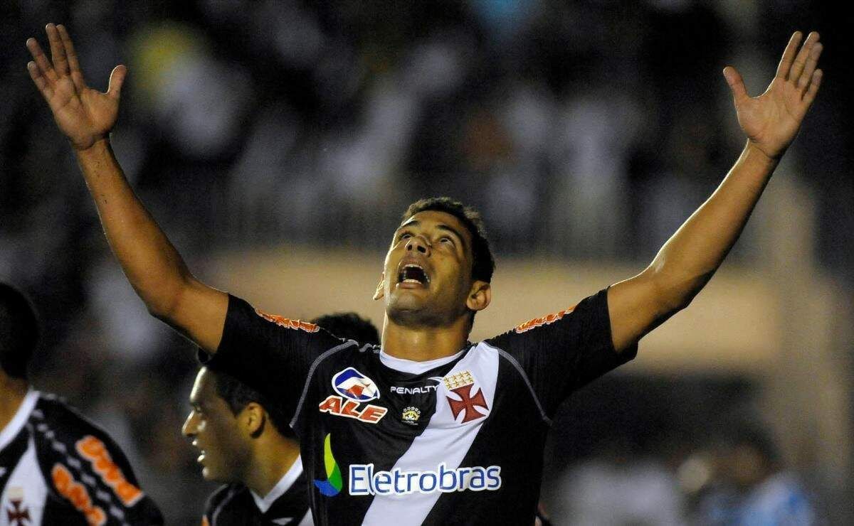 Ex-Atlético e Cruzeiro, Diego Souza dispara contra arbitragem do jogo do Vasco