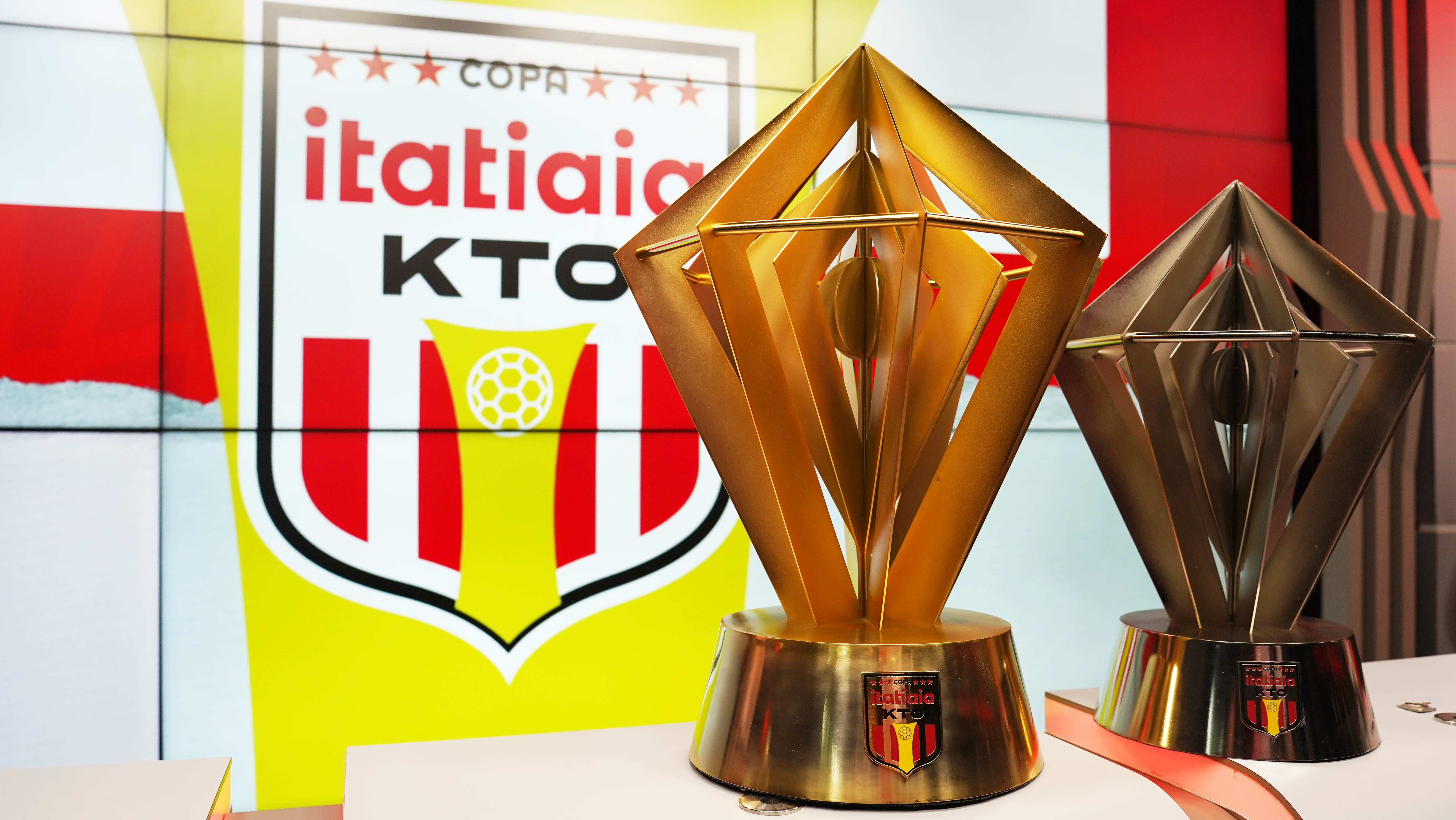 Copa Itatiaia KTO: veja imagens dos troféus da finalíssima