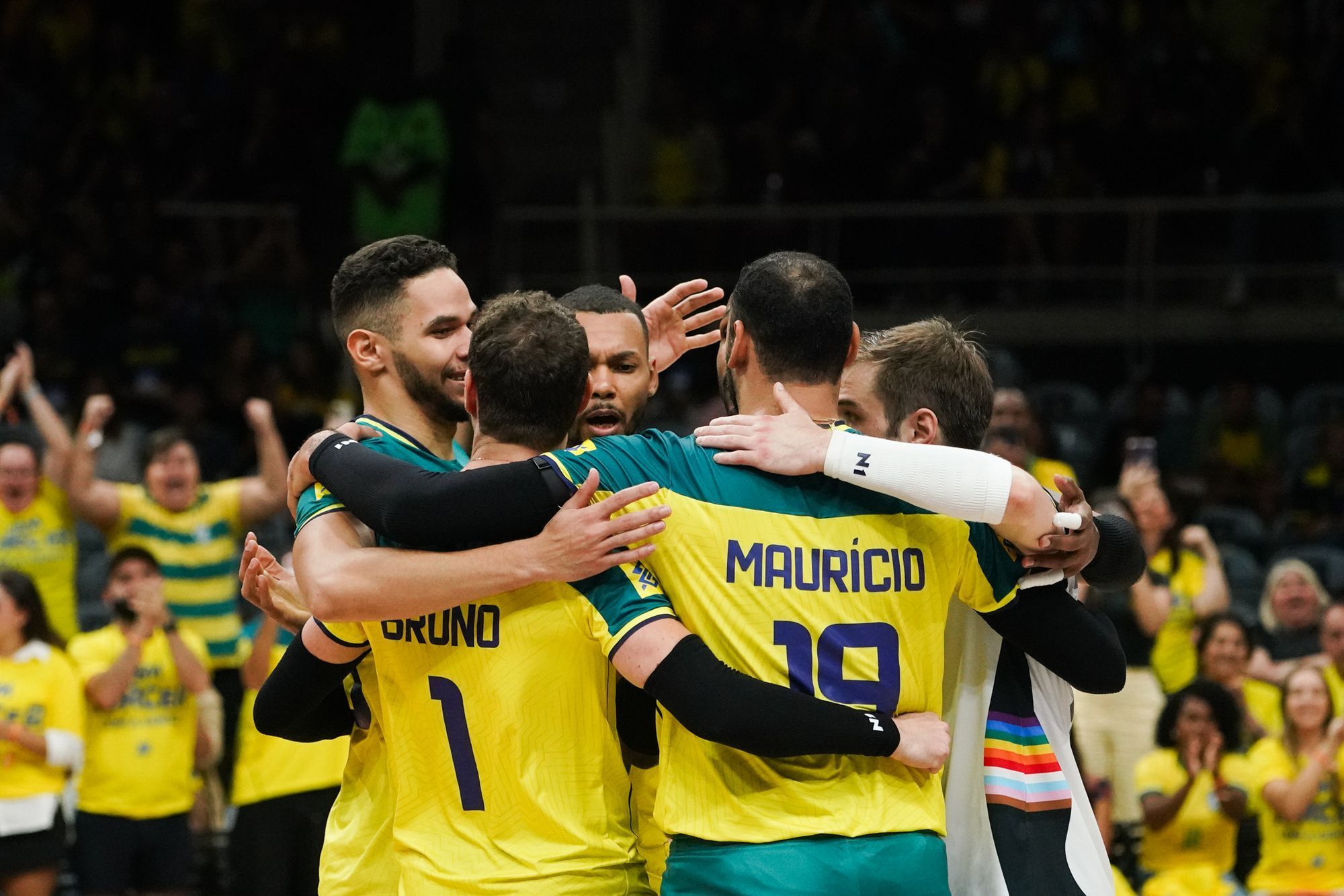 Brasil tem atuação segura e vence Sérvia pela Liga das Nações de Vôlei