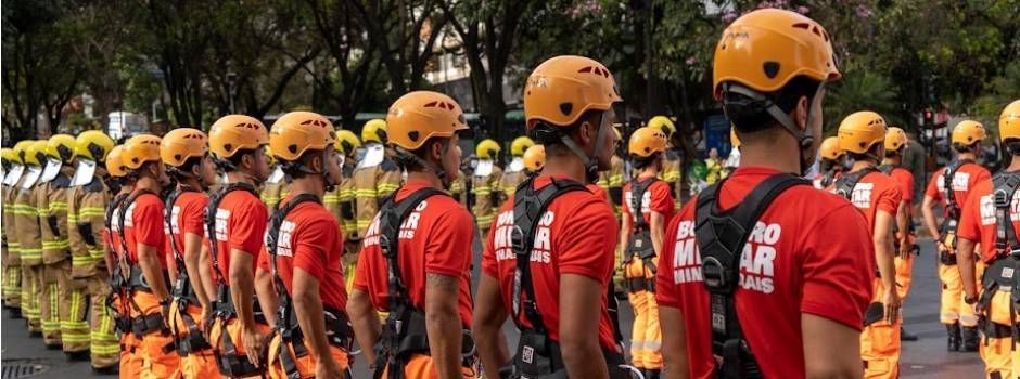 Corpo de Bombeiros de MG anuncia concurso com remuneração inicial de R$ 5 mil